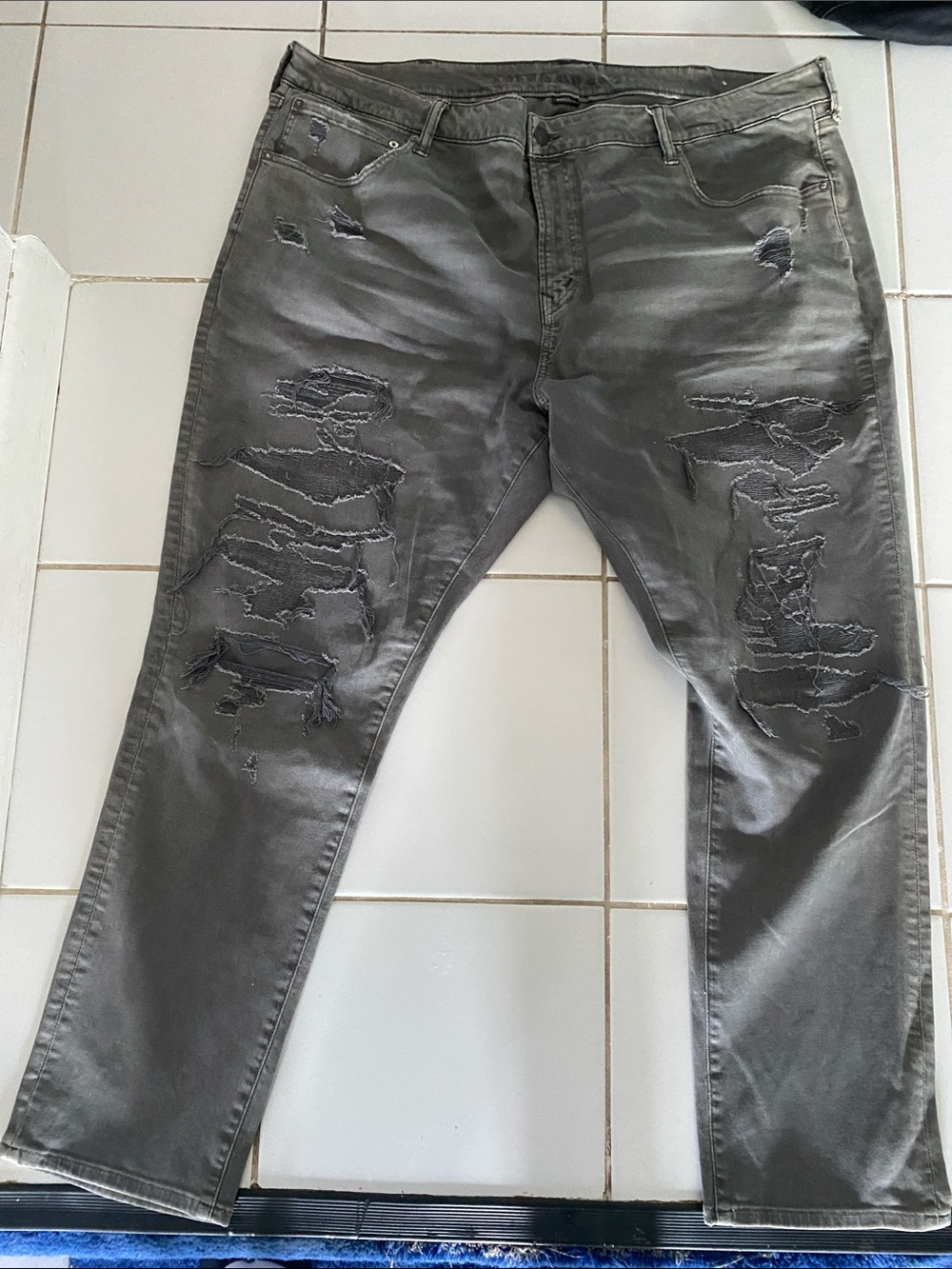 American Eagle Outfitters Men's Distressed Charcoal Jeans